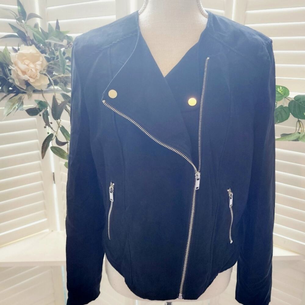DIVIDED H & M BLACK FAUX LEATHER JACKET WITH MULTI ZIPPERS SIZE 14